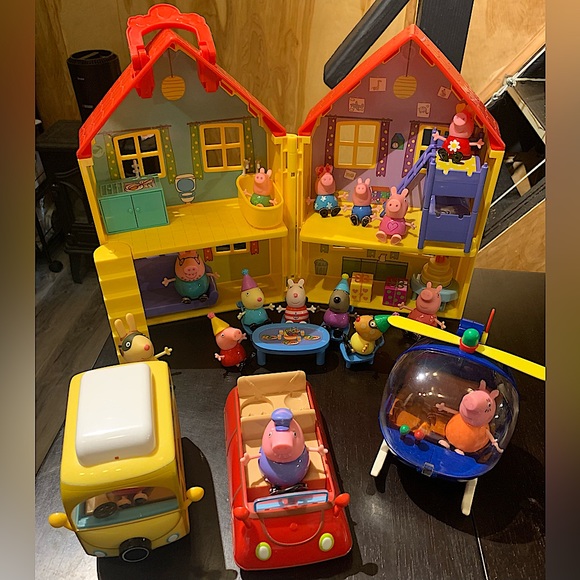 Maison De Peppa Pig Avec Mini Bus Et 9 Figurines – Occasion – Jeu Enfant